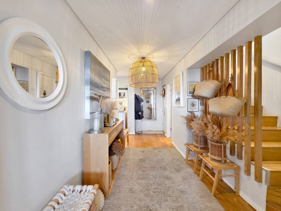3 Bedroom Property for Sale in Sea Point Western Cape